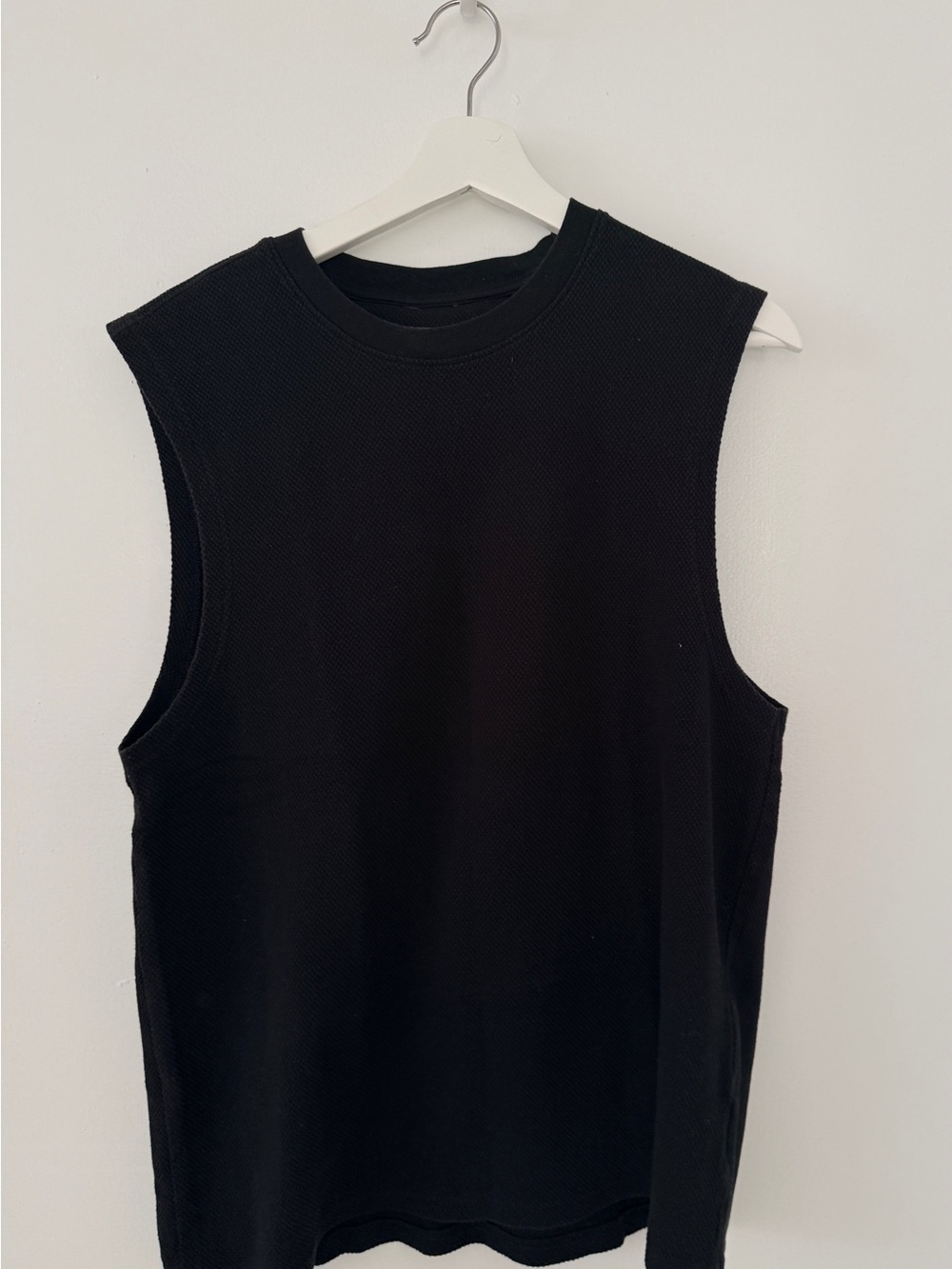 Black GUESS Sleeveless Ribbed Knit Top - Unbranded